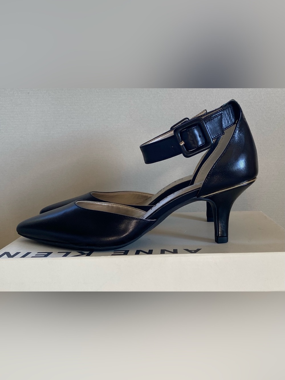 New Anne Klein black Leather kitten heel pumps women’s size 7 - Picture 2 of 7